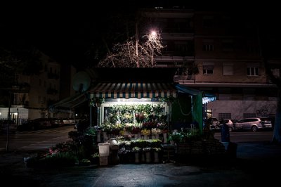 Paolo Fusco摄影作品：罗马的24小时鲜花铺