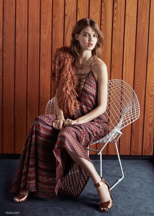 Lindsey Wixson演绎 Urban Outfitters 2024假日系列Lookbook