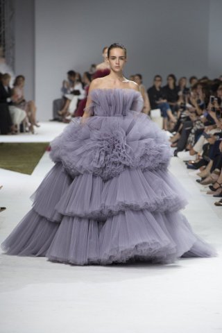 Giambattista Valli 2024巴黎时装周女装高级定制秀