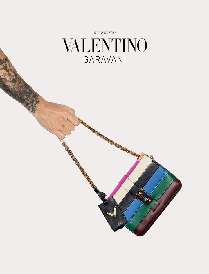 2024秋冬Valentino 华伦天奴配饰系列品牌广告