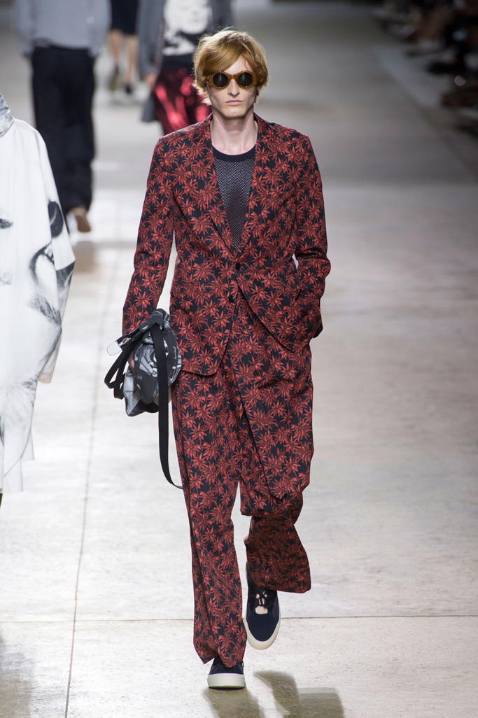 Dries Van Noten（德赖斯 范诺顿）2024巴黎时装周男装秀