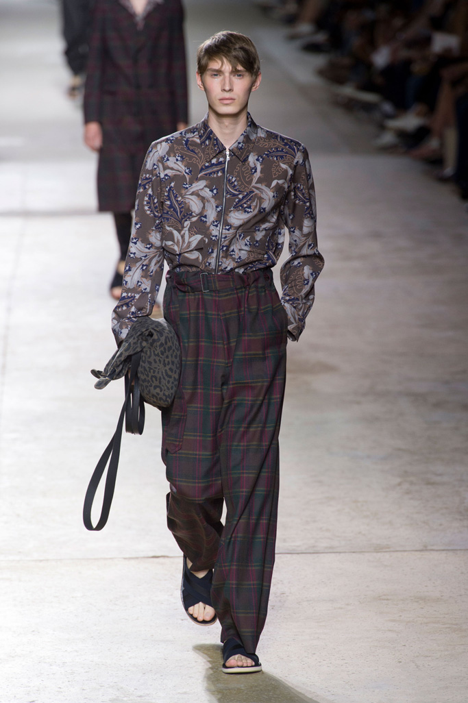 Dries Van Noten（德赖斯 范诺顿）2024巴黎时装周男装秀