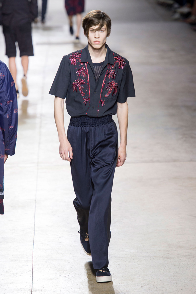 Dries Van Noten（德赖斯 范诺顿）2024巴黎时装周男装秀