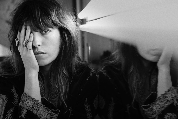 Lou Doillon 登《S Moda》时尚杂志封面 展现轻松着装风格