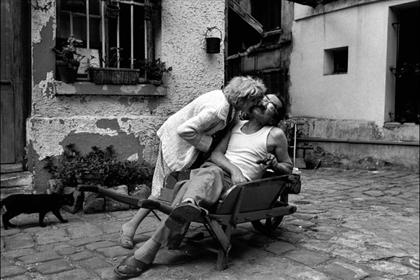Peter Turnley摄影作品：法式热吻，巴黎的浪漫
