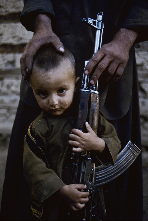 Steve McCurry摄影作品：不同的童年