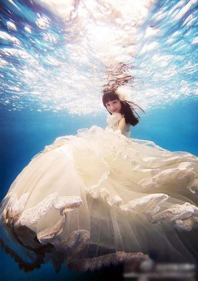 教你水下婚纱照怎么拍好看 美美水下婚纱照赏析