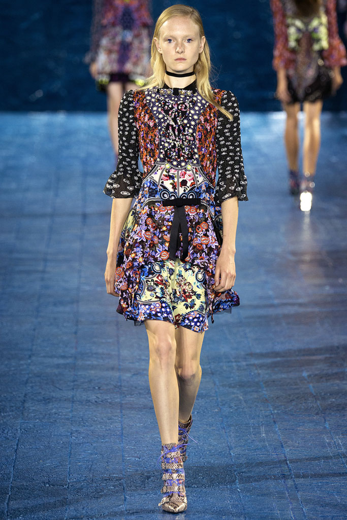 Mary Katrantzou（玛丽·卡特兰佐）2024伦敦时装秀