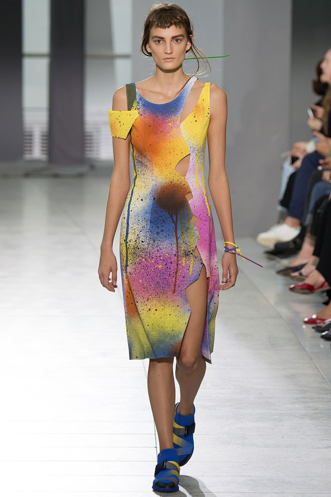 Christopher Kane（克里斯托弗·凯恩）2024伦敦时装秀