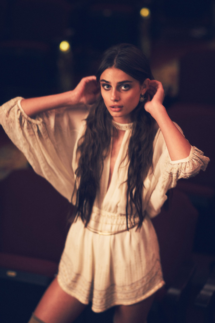 Taylor Hill（泰勒·希尔）Free People 节日商业广告