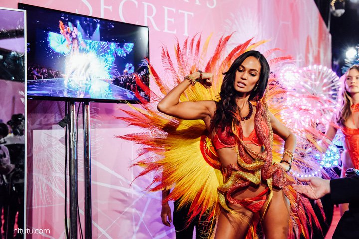 Victoria's Secret（维多利亚的秘密）2024内衣秀后台