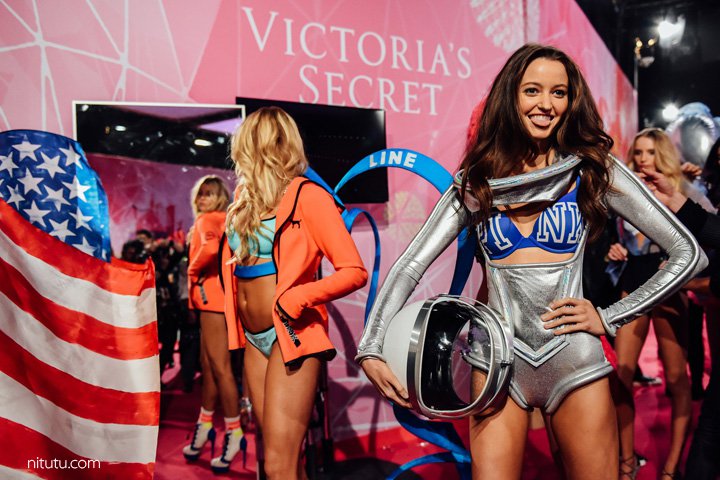 Victoria's Secret（维多利亚的秘密）2024内衣秀后台