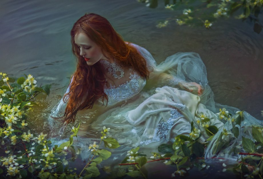 摄影师Agnieszka Lorek：哥特范儿的森女人像