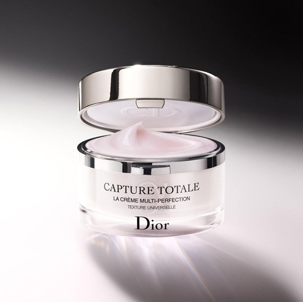 超模伊娃代言Dior（迪奥）全新Capture Totale乳霜广告