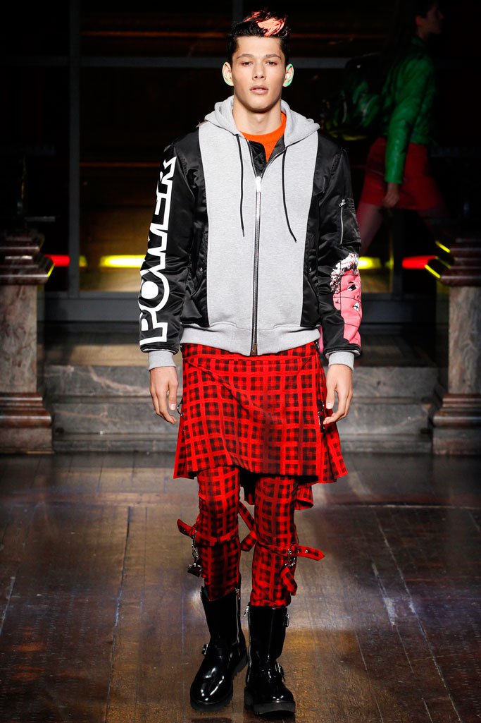 Moschino（莫斯奇诺）2024伦敦时装周男装秀