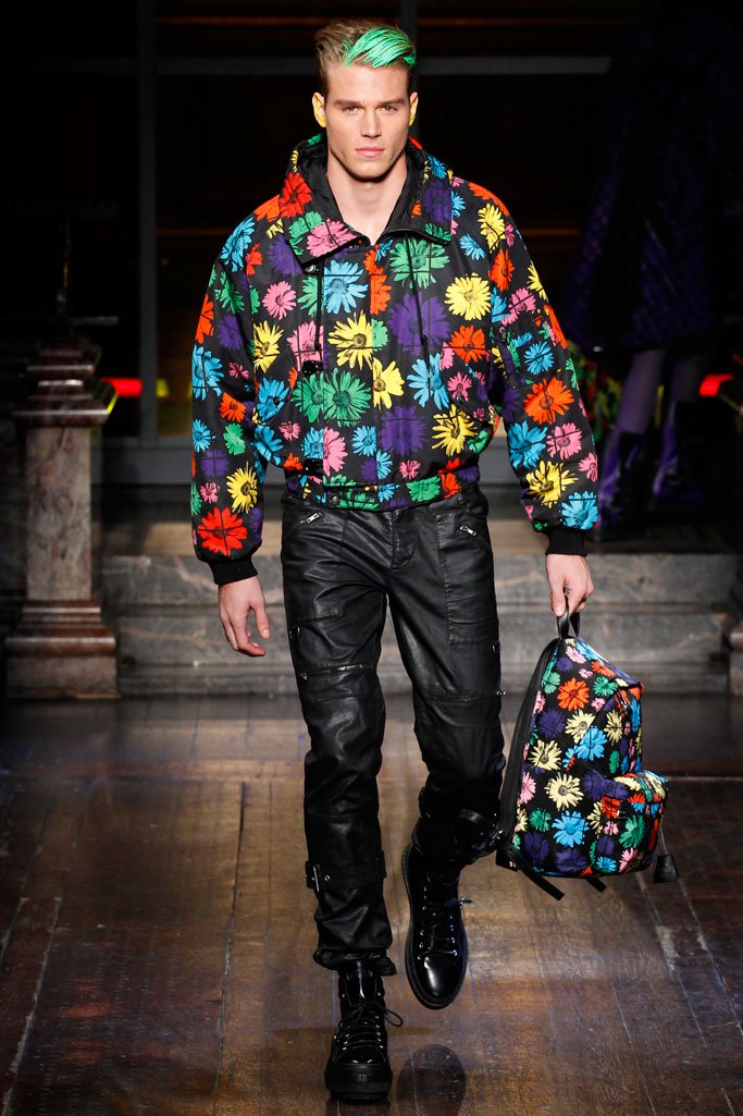 Moschino（莫斯奇诺）2024伦敦时装周男装秀