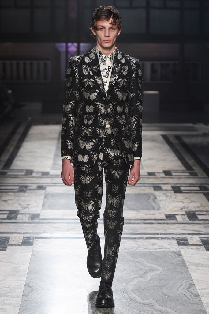 Alexander McQueen（亚历山大·麦昆）2024伦敦男装周时装秀