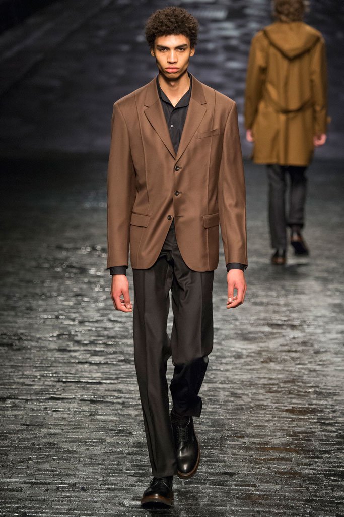 Corneliani（克莱利亚尼）2024米兰时装周男装秀