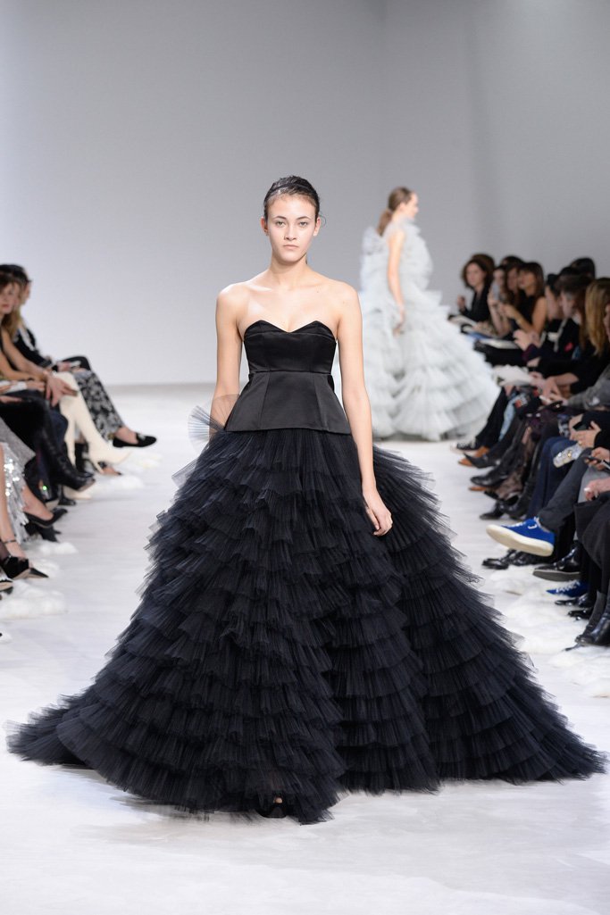 Giambattista Valli（詹巴迪斯塔·瓦利）2024高级定制时装秀