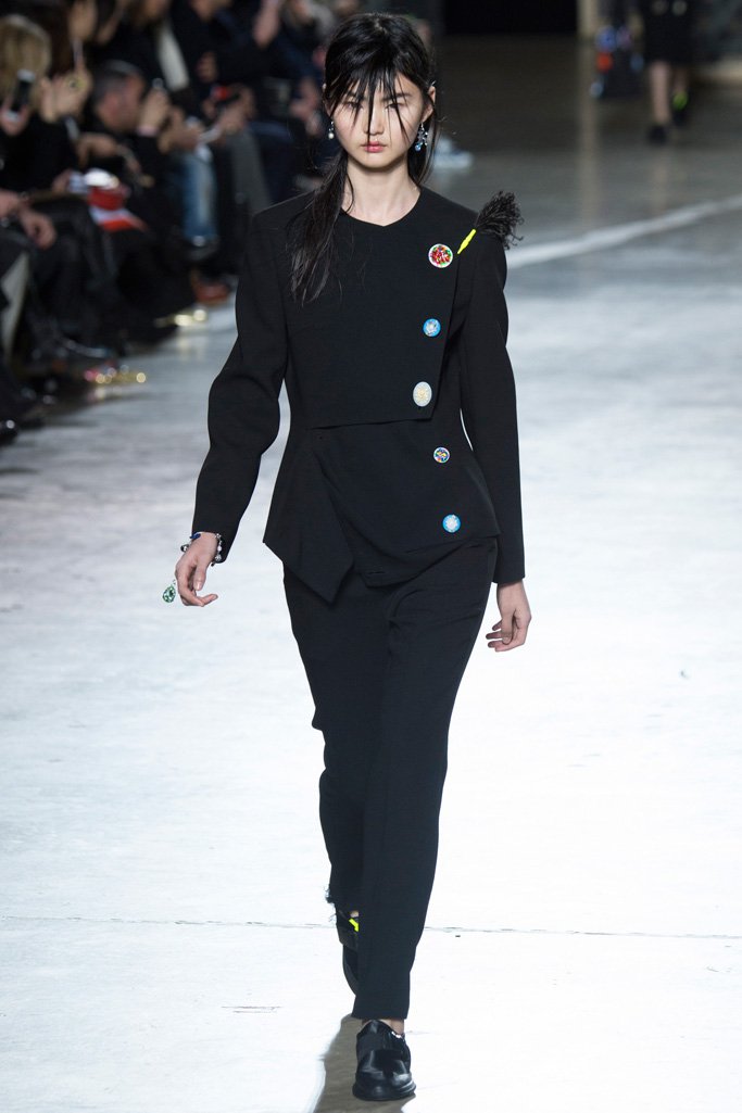 Christopher Kane 2024伦敦时装周女装发布会