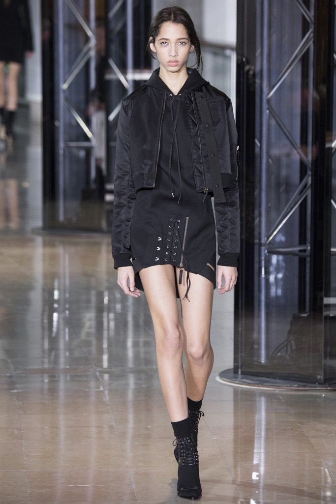 Anthony Vaccarello 2024巴黎时装发布会女装秀