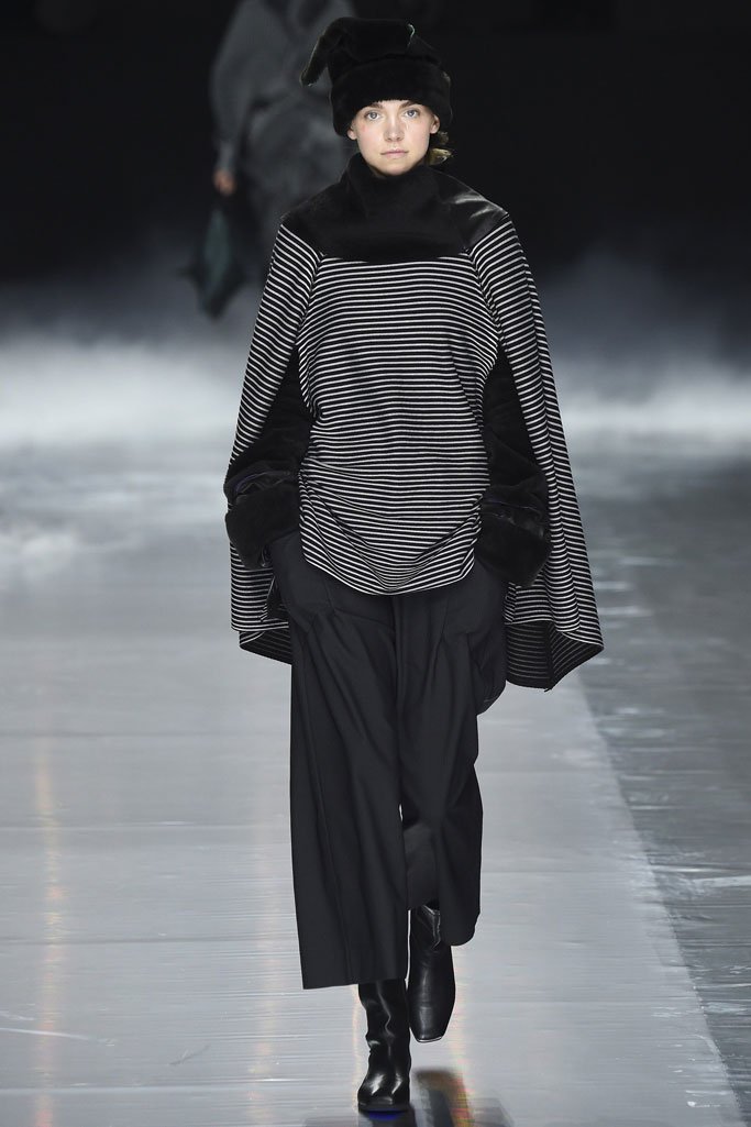 Issey Miyake（三宅一生）2024巴黎时装周女装秀