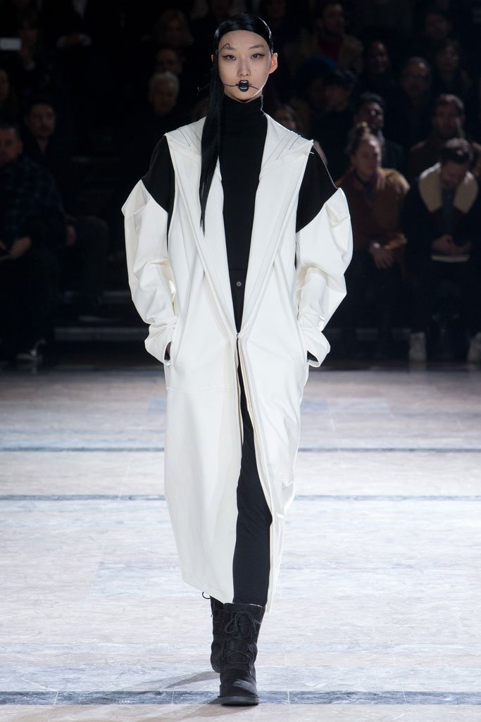 Yohji Yamamoto（山本耀司）2024巴黎时装周女装秀