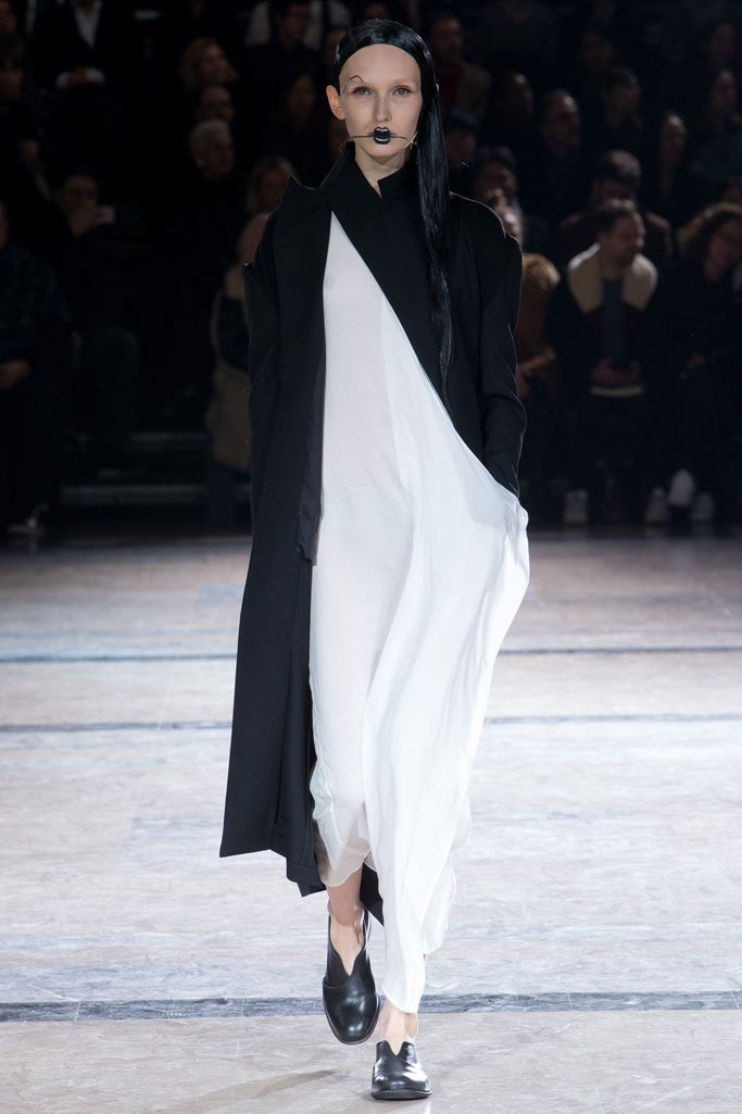 Yohji Yamamoto（山本耀司）2024巴黎时装周女装秀