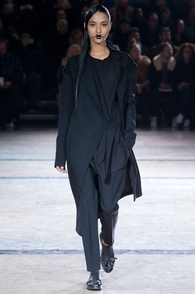 Yohji Yamamoto（山本耀司）2024巴黎时装周女装秀