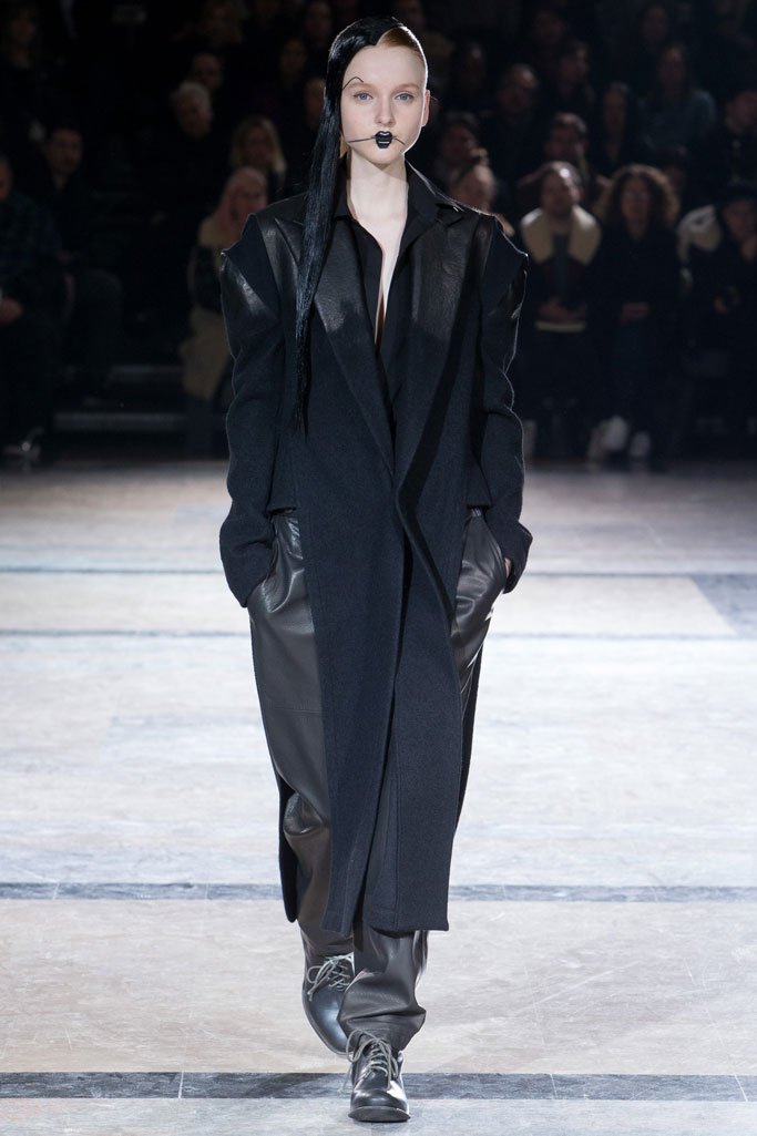 Yohji Yamamoto（山本耀司）2024巴黎时装周女装秀