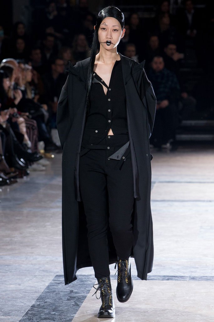 Yohji Yamamoto（山本耀司）2024巴黎时装周女装秀