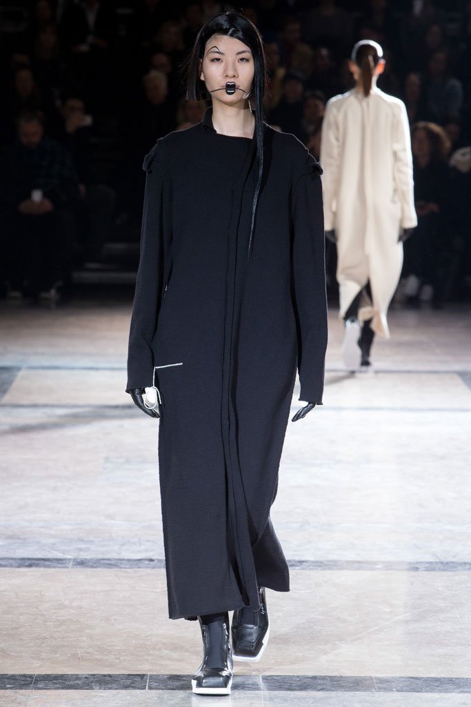 Yohji Yamamoto（山本耀司）2024巴黎时装周女装秀