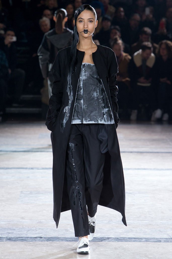 Yohji Yamamoto（山本耀司）2024巴黎时装周女装秀