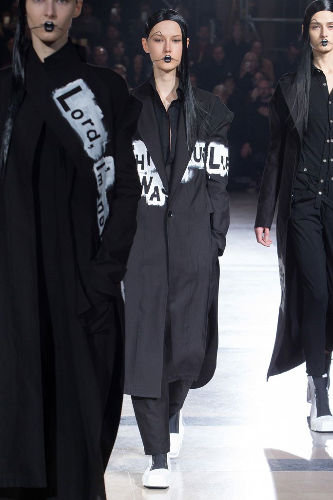 Yohji Yamamoto（山本耀司）2024巴黎时装周女装秀