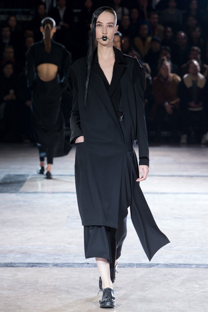 Yohji Yamamoto（山本耀司）2024巴黎时装周女装秀