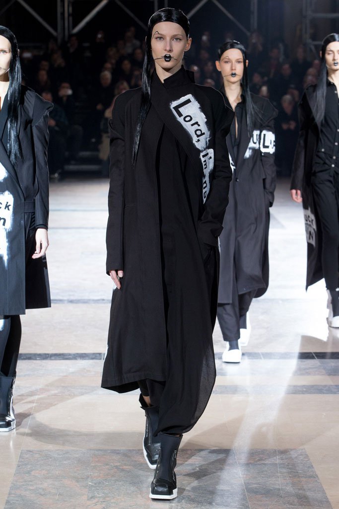 Yohji Yamamoto（山本耀司）2024巴黎时装周女装秀