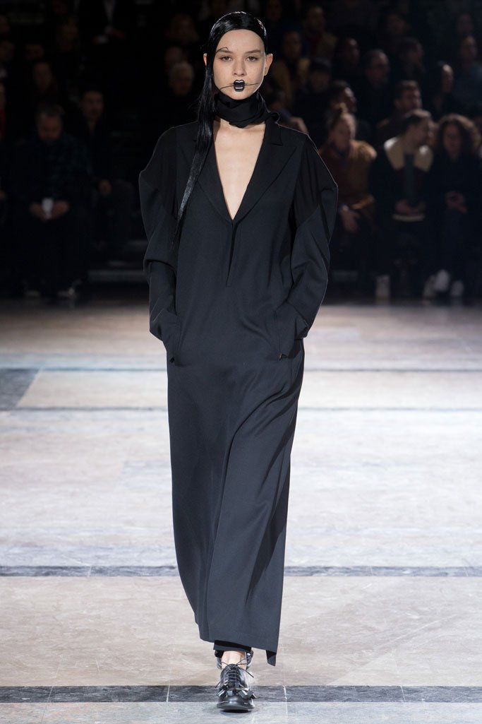 Yohji Yamamoto（山本耀司）2024巴黎时装周女装秀