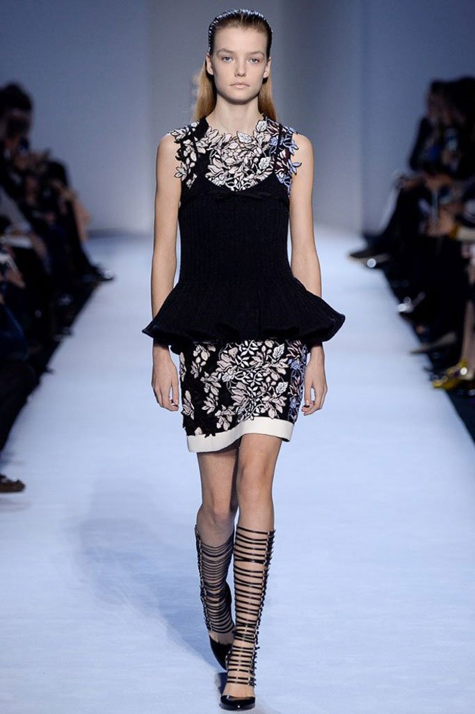 Giambattista Valli 2024巴黎时装周女装秀