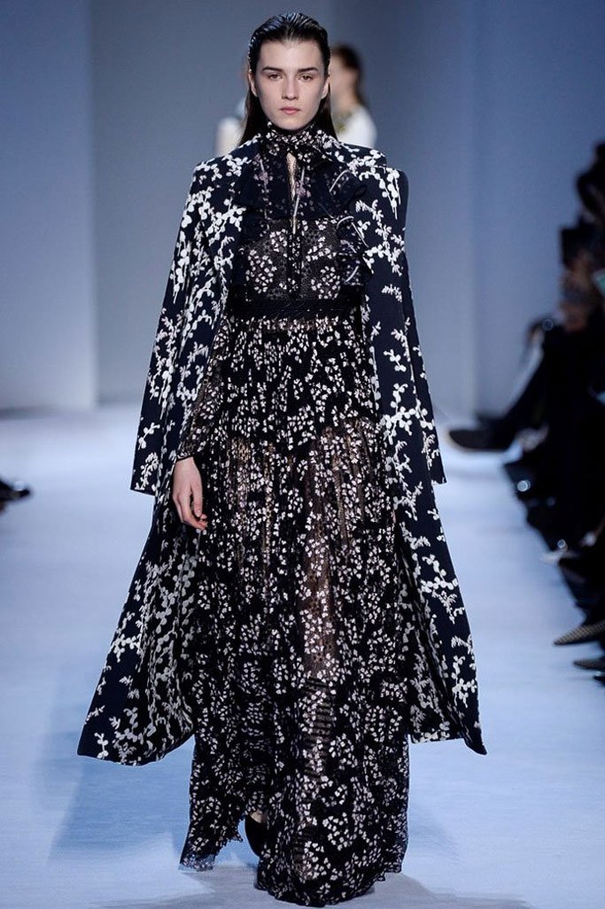 Giambattista Valli 2024巴黎时装周女装秀