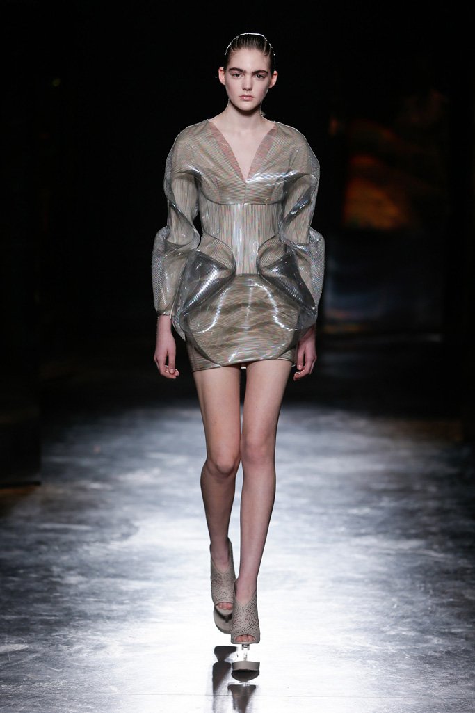 Iris Van Herpen 2024巴黎时装周女装秀