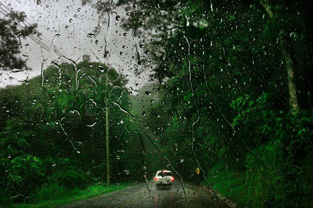 摄影师Christophe Jacrot镜头下雨中的城市