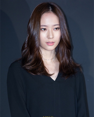 2024女生染什么颜色头发好看 Krystal郑秀晶诠释最美发色