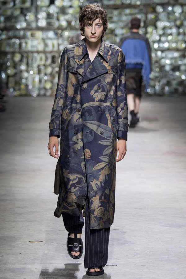 Dries Van Noten（德赖斯·范诺顿）2024巴黎时装男装秀