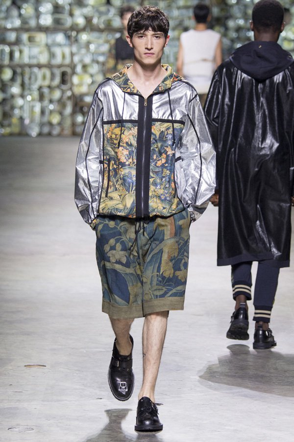 Dries Van Noten（德赖斯·范诺顿）2024巴黎时装男装秀