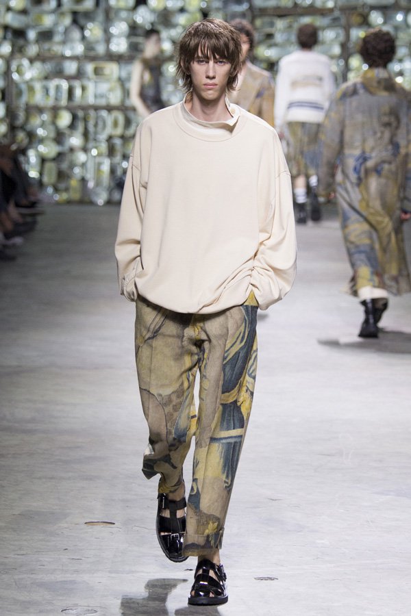 Dries Van Noten（德赖斯·范诺顿）2024巴黎时装男装秀