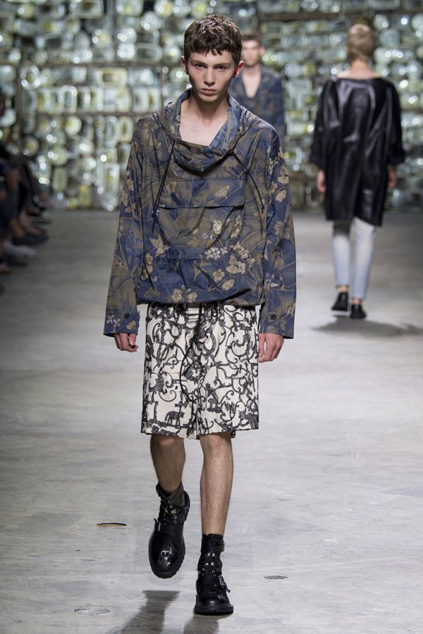 Dries Van Noten（德赖斯·范诺顿）2024巴黎时装男装秀