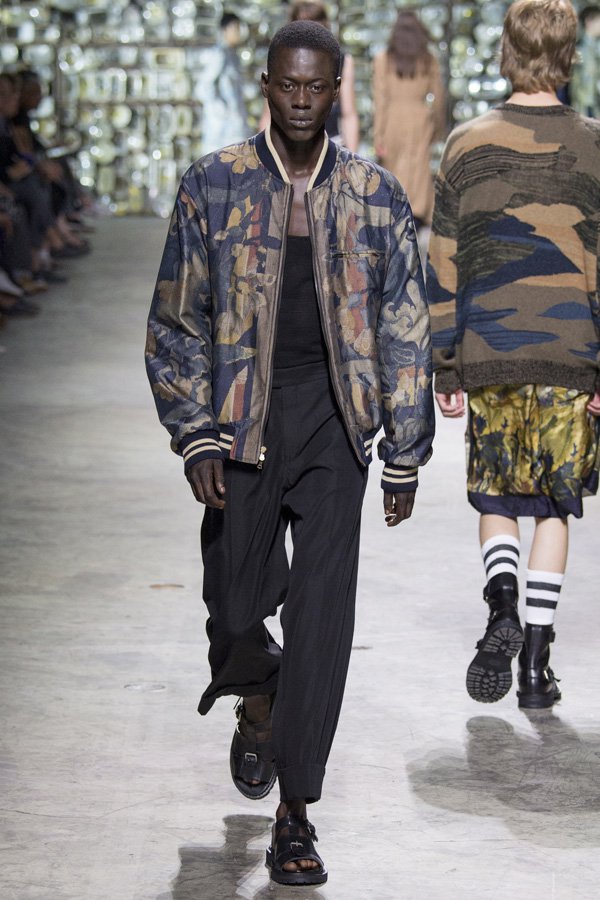 Dries Van Noten（德赖斯·范诺顿）2024巴黎时装男装秀