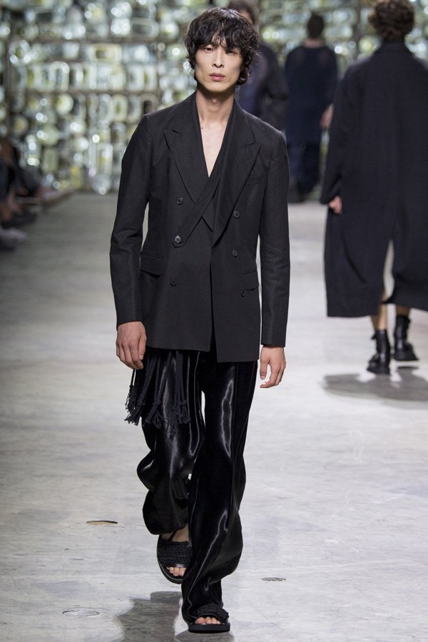 Dries Van Noten（德赖斯·范诺顿）2024巴黎时装男装秀