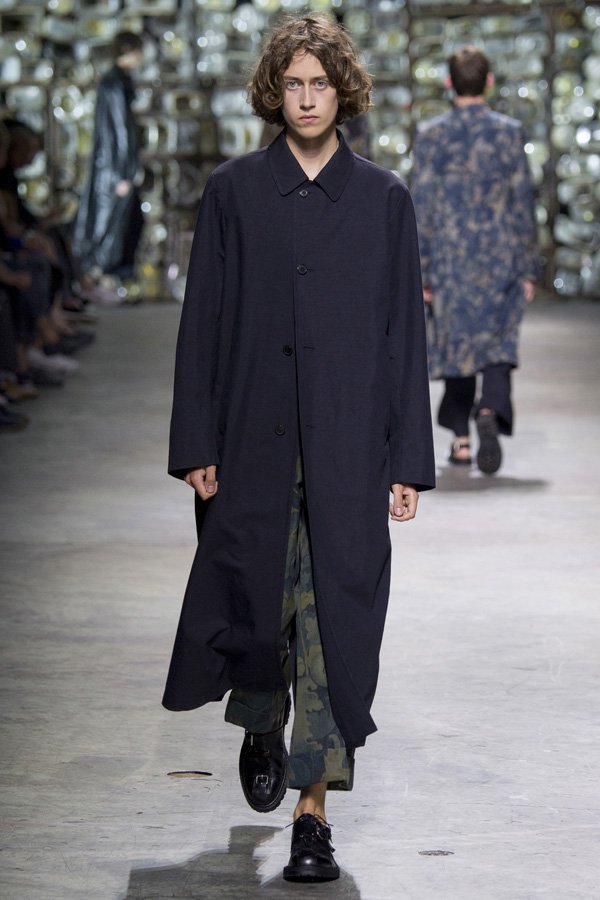 Dries Van Noten（德赖斯·范诺顿）2024巴黎时装男装秀