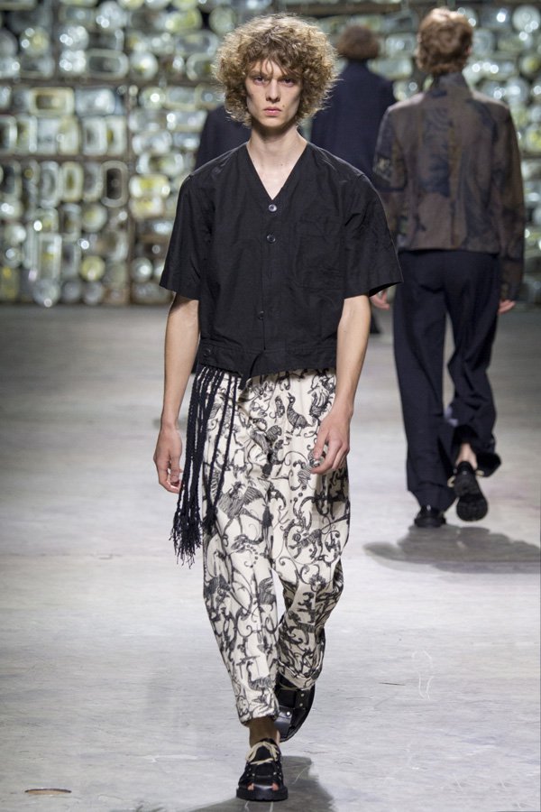 Dries Van Noten（德赖斯·范诺顿）2024巴黎时装男装秀